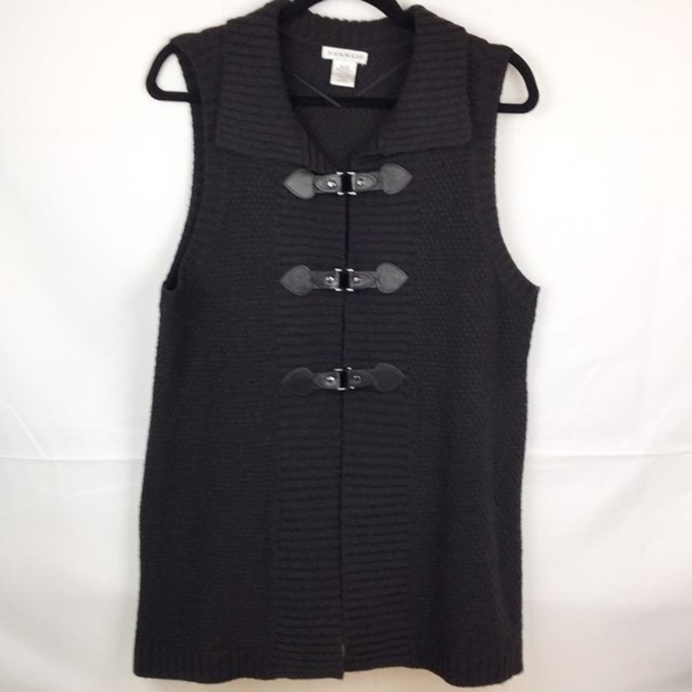 Hannah black sweater vest